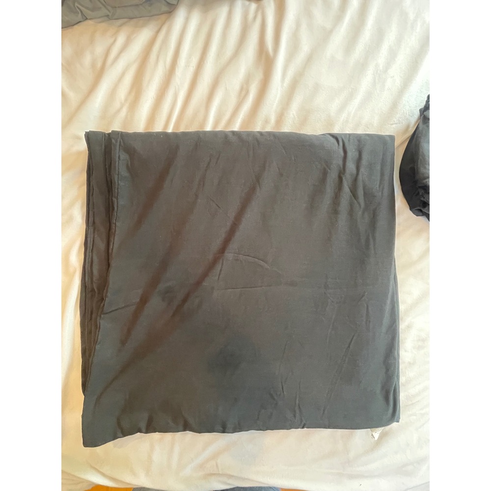 Bedsure King Cal King Black Pinch Pleat Duvet Cover Set 3pc Pintuck Zipper - Picture 4 of 11